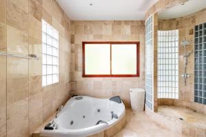 Surin villa by Pattara