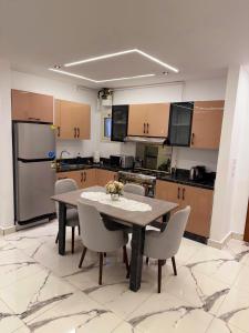 LUXURY HOTEL APARTMENT 2bedroom front of City Stars