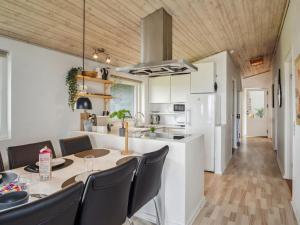 Holiday Home Nelina - 300m from the sea by Interhome