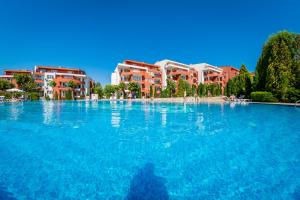 Green Fort Noks Apartments