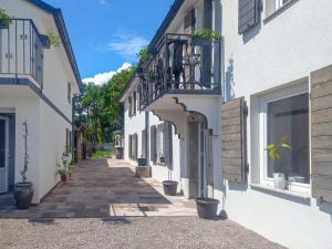 Holiday Home Sunny by Interhome