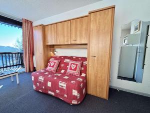 Appartements Studio cosy au pied des pistes avec piscine et parking - 4 pers - FR-1-595-19 : photos des chambres