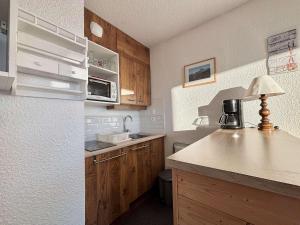 Appartements Studio cosy au pied des pistes avec piscine et parking - 4 pers - FR-1-595-19 : photos des chambres