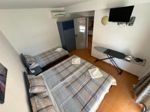 Black Pearl Apartment