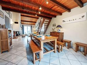 Maisons de vacances Holiday Home Charme de la Grande Bosse by Interhome : photos des chambres