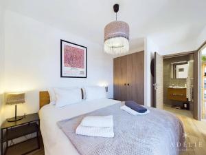 Appartement moderne 3 pièces, 2 ch, proche pistes, parking inclus - FR-1-398-674