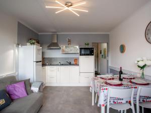 Apartment Les Tilleuls-2 by Interhome