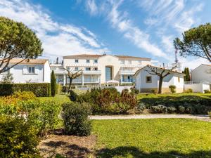 Appartements Apartment Les Hautes Folies-9 by Interhome : photos des chambres