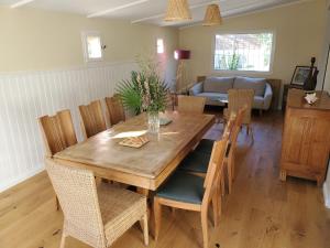 Maisons de vacances Charming house near village with 5-minutes pedestrian access to old town : photos des chambres