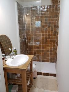 Maisons de vacances Charming house near village with 5-minutes pedestrian access to old town : Maison 3 Chambres