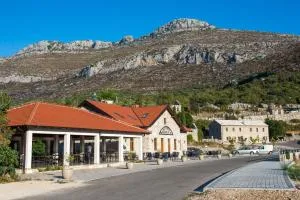 Apartments Zavala - Ravno