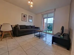 Beau soleil - Résidence avec Parking et piscine - Proche airport - 布拉尼亚克