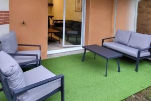 Appartements Beau soleil - Residence avec Parking et piscine - Proche airport : photos des chambres