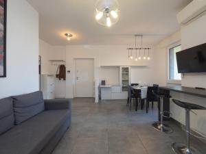 San Siro - Modern & Stylish 3 BR with 2 balconies Lotto MM1-MM5 by Rentopolis