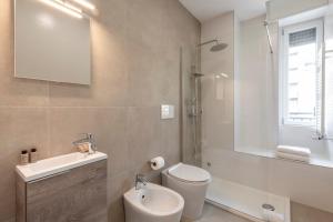 Bright Apt 2 Bedrooms and 2 Bathrooms - B Home