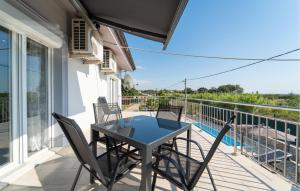 Four-Bedroom Holiday Home In Islam Latinski