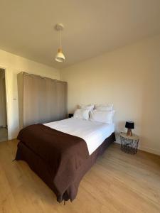 Hotels Cit'hotel Le Chris'tel hotel et restaurant : Appartement 3 Chambres