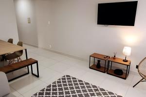 Apto Lindo com Ar condicionado ao lado da UEM