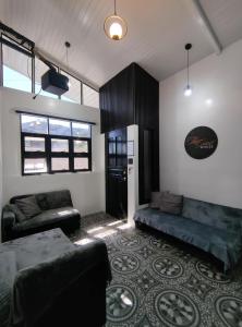Cozy house, with Loft, Balcony with Free Parking