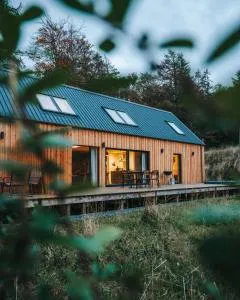 Forest Corner Luxury Home with Hot Tub - بالاتشولش