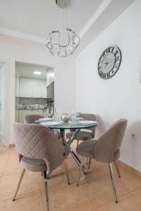 CURA MAR 2BR exterior 1BA 150m to the Cura beach
