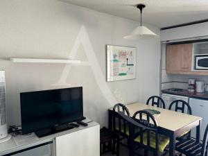 rez de jardin residence en bord de mer piscine tennis stationnement