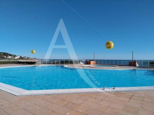rez de jardin residence en bord de mer piscine tennis stationnement