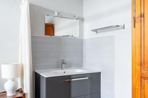 Maisons de vacances 51 - Entre Plage et Vieux Port : photos des chambres