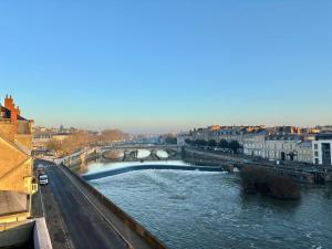 Appartements Le Fouquet - T3 Duplex Panorama d-Exception sur la Mayenne : photos des chambres