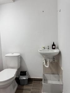 Apartamento cerca a Estadio con balcon y 5 habitaciones