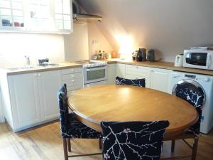 Appartements Le Plessis, Stone Farmhouse Loft with Gardens and Pool : photos des chambres