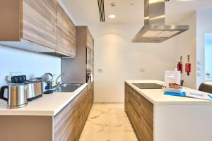 Coastal One Bedroom Retreat with direct Breathtaking Sea Views