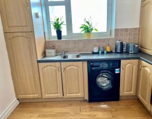 2 Bedroom Flat Bermondsey Tower Bridge