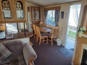 ML53 6 BERTH CARAVAN GOLDEN PALM CHAPET ST LEONARDs