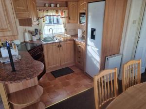 ML53 6 BERTH CARAVAN GOLDEN PALM CHAPET ST LEONARDs