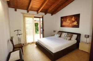 Countryside villa with pool img21