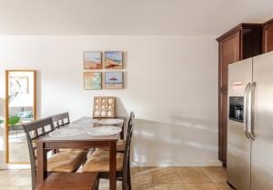 Tropical Vibe by the Beach