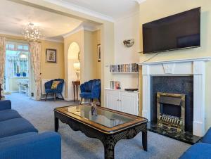 Clifton Cottage - by Brighton Holiday Lets