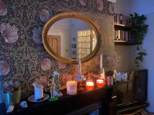 Characterful Victorian Terrace with Parking 10 min walk to the city