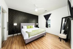 Sleek Stylish Apartment in Prime Location