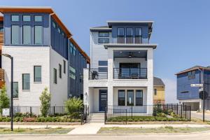 Modern 3BR Lake House in Rowlett