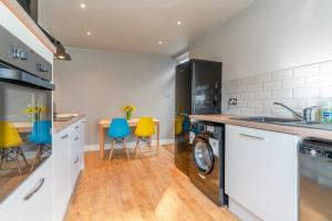 Two Double Bedroom Townhouse in Tivoli Cheltenham