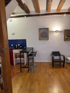 Le 64 Rue Chapon