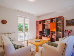 Holiday Home Lucerna Due-5 by Interhome