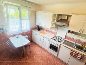 Holiday Home Green House by Interhome