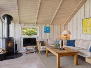 Holiday Home Sukie - 100m from the sea by Interhome