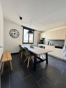 Appartement au cœur de la vieille ville - 库尔热奈