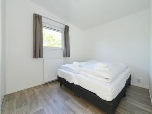 Holiday Home Hart van Zeeland by Interhome