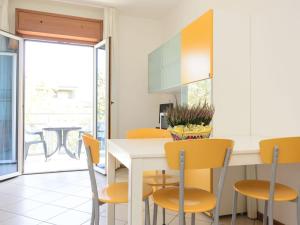 Apartment Sunbeach-2 by Interhome