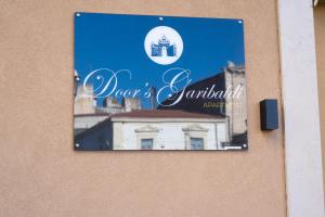 Doors Garibaldi Apartment